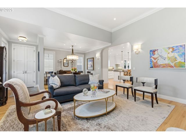 330 6TH St, Lake Oswego, OR 97034