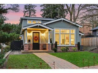 330 6TH St, Lake Oswego, OR 97034