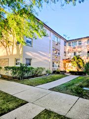 4775 N Linder Avenue 2A, Chicago, IL 60630