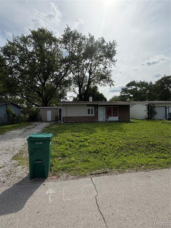 1116 Saint Helena Drive, Cahokia, IL 62206
