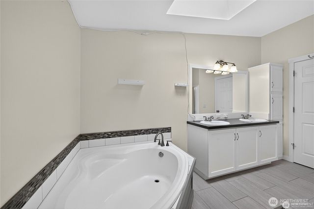 3927 S Sanna Wind Way, Langley, WA 98260