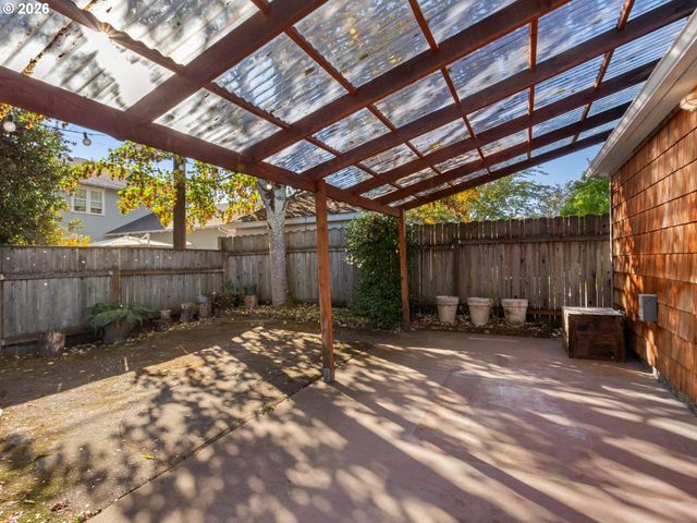 4014 Nw WASHINGTON St, Vancouver, WA 98660