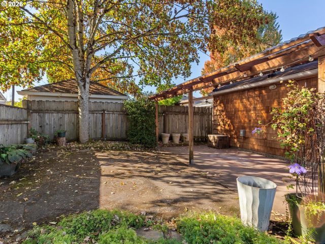 4014 Nw WASHINGTON St, Vancouver, WA 98660