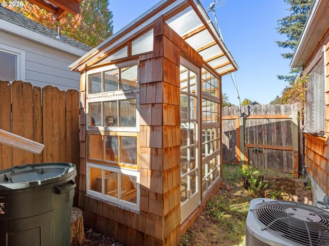 4014 Nw WASHINGTON St, Vancouver, WA 98660