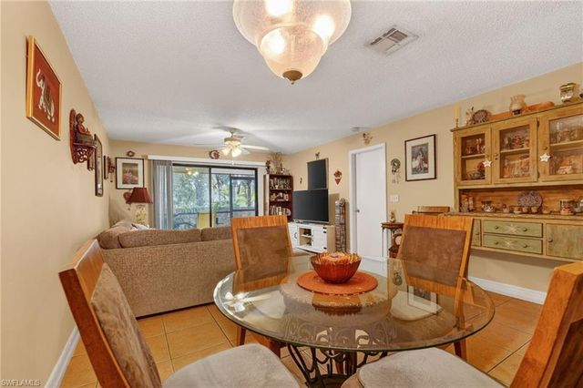 5232 Treetops DR L-102, Naples, FL 34113