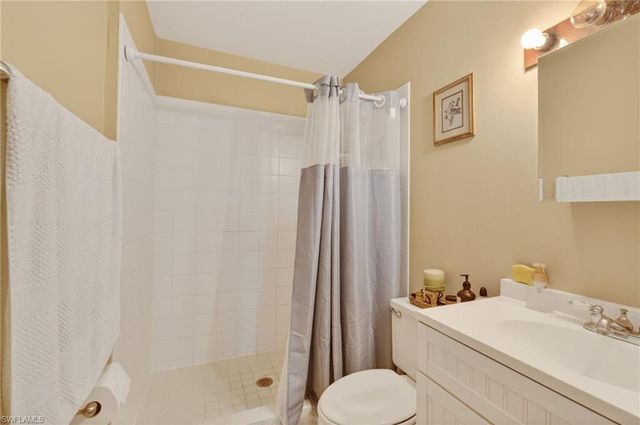 5232 Treetops DR L-102, Naples, FL 34113