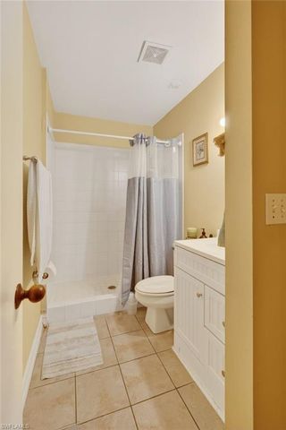 5232 Treetops DR L-102, Naples, FL 34113