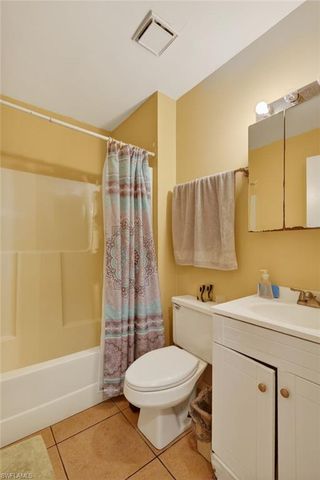 5232 Treetops DR L-102, Naples, FL 34113