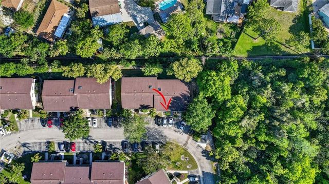 5232 Treetops DR L-102, Naples, FL 34113