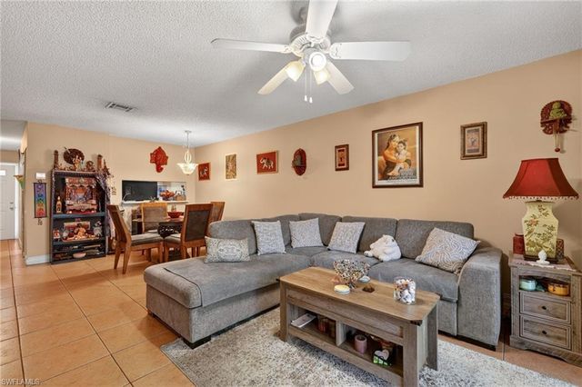 5232 Treetops DR L-102, Naples, FL 34113