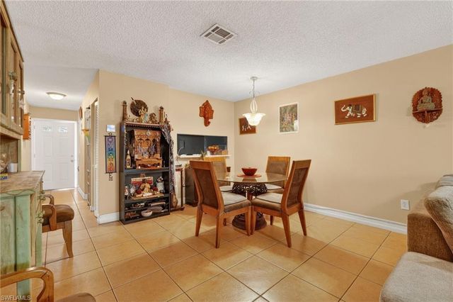 5232 Treetops DR L-102, Naples, FL 34113