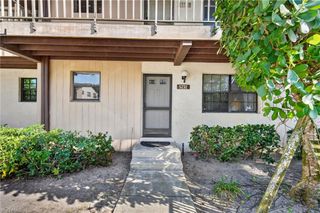5232 Treetops DR L-102, Naples, FL 34113
