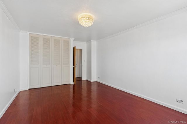 10230 66 Road 14A, Forest Hills, NY 11375