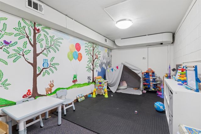 10230 66 Road 14A, Forest Hills, NY 11375