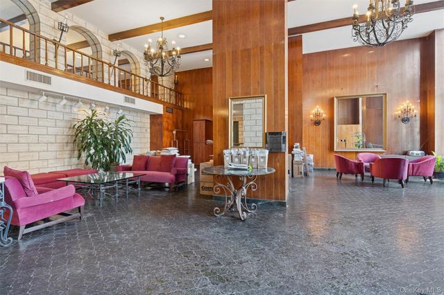 10230 66 Road 14A, Forest Hills, NY 11375