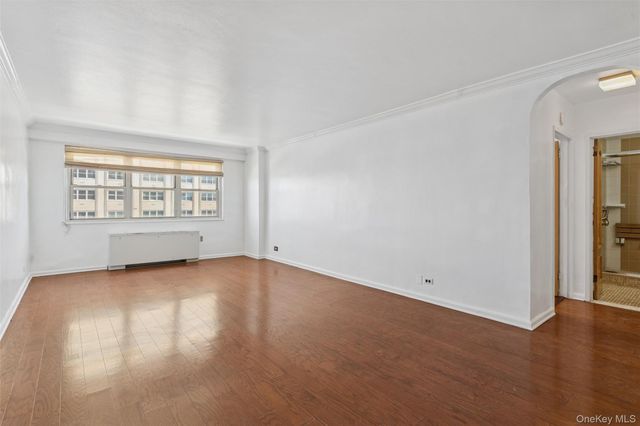 10230 66 Road 14A, Forest Hills, NY 11375