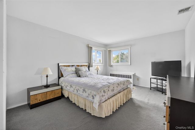 2 Vanad Drive, East Hills, NY 11576