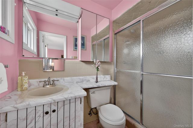 2 Vanad Drive, East Hills, NY 11576