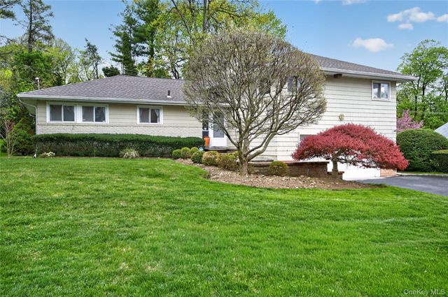 2 Vanad Drive, East Hills, NY 11576