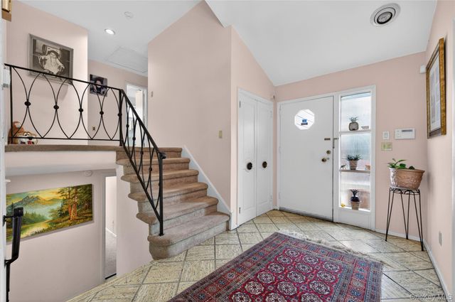 2 Vanad Drive, East Hills, NY 11576