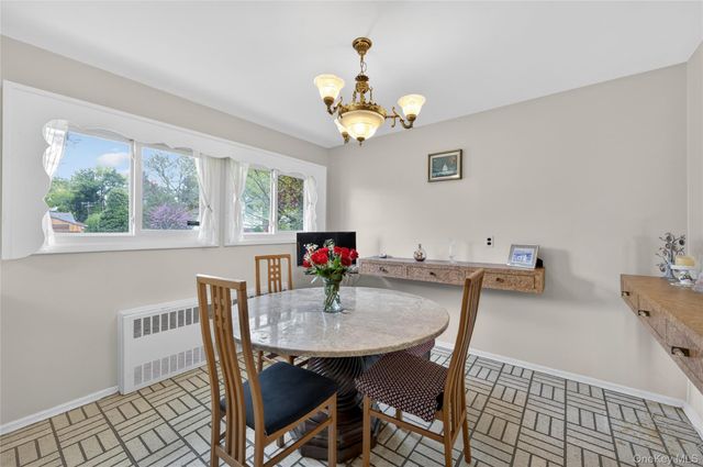 2 Vanad Drive, East Hills, NY 11576