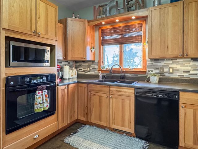 16063 County Highway 8, Tracy, MN 56175