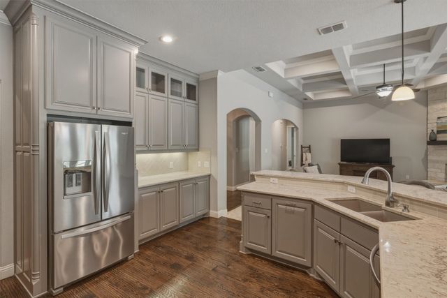 10512 Estancia Court, Fort Worth, TX 76108