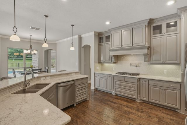 10512 Estancia Court, Fort Worth, TX 76108