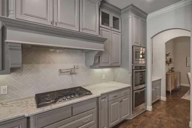 10512 Estancia Court, Fort Worth, TX 76108