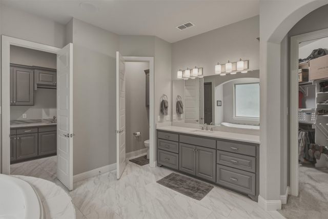 10512 Estancia Court, Fort Worth, TX 76108