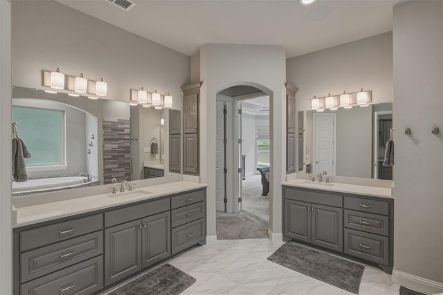 10512 Estancia Court, Fort Worth, TX 76108