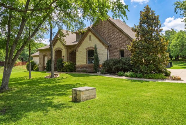10512 Estancia Court, Fort Worth, TX 76108