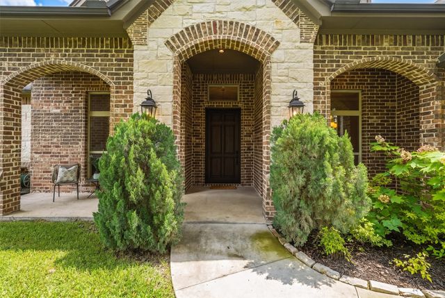 10512 Estancia Court, Fort Worth, TX 76108