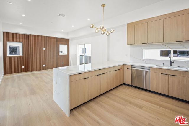 11012 Hortense Street, North Hollywood, CA 91602