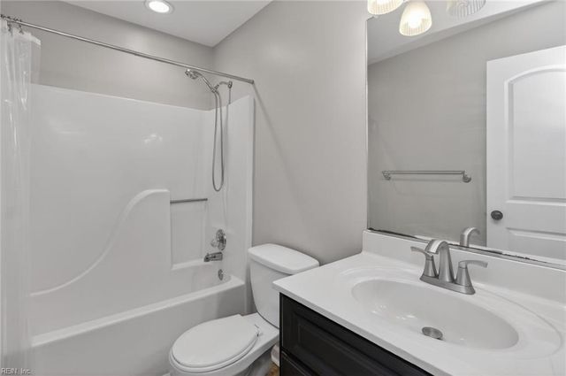 1512 Colonnade DR, Virginia Beach, VA 23451