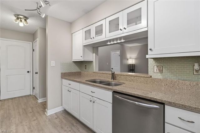 1512 Colonnade DR, Virginia Beach, VA 23451