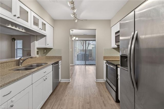 1512 Colonnade DR, Virginia Beach, VA 23451