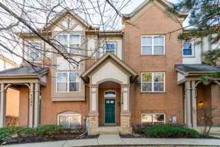 1129 N Claremont Drive 1129, Palatine, IL 60074