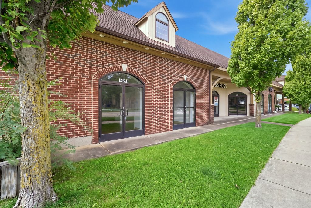 742 Sheridan Road, Highwood, IL 60040 — photo 3