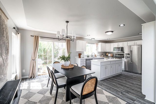 10375 S Monardy LANE, Oak Creek, WI 53154