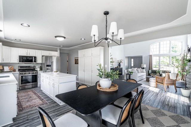 10375 S Monardy LANE, Oak Creek, WI 53154