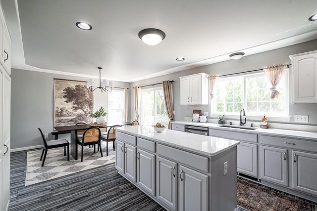 10375 S Monardy LANE, Oak Creek, WI 53154