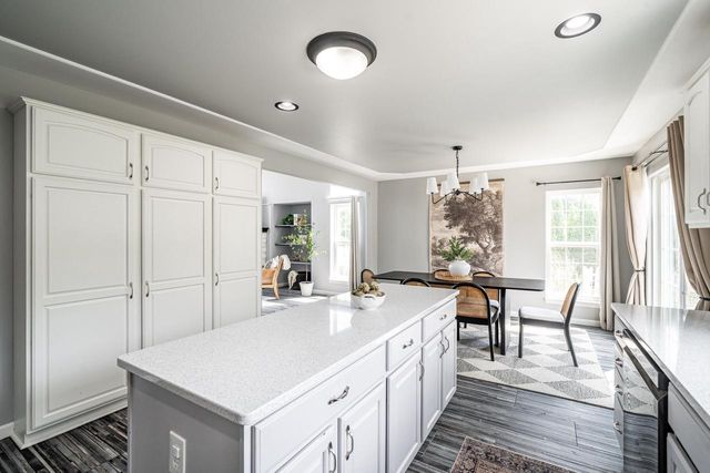 10375 S Monardy LANE, Oak Creek, WI 53154