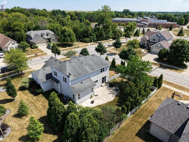 10375 S Monardy LANE, Oak Creek, WI 53154