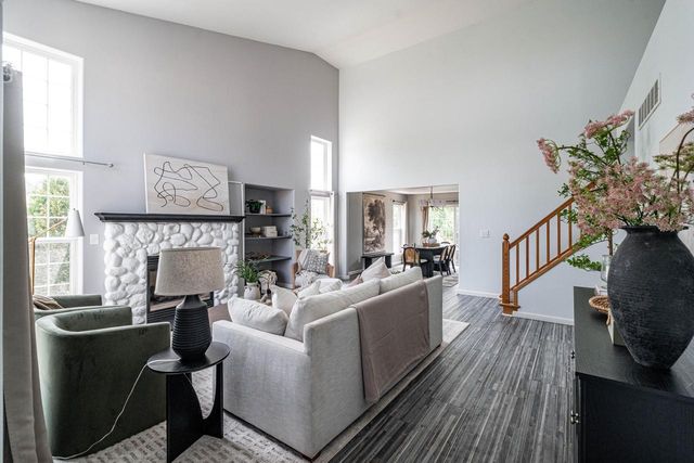 10375 S Monardy LANE, Oak Creek, WI 53154