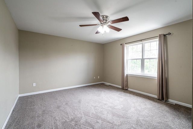 10375 S Monardy LANE, Oak Creek, WI 53154