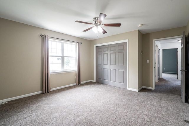 10375 S Monardy LANE, Oak Creek, WI 53154