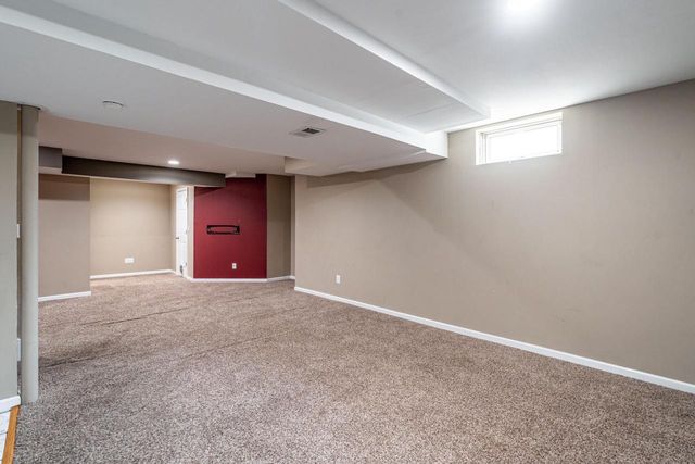 10375 S Monardy LANE, Oak Creek, WI 53154