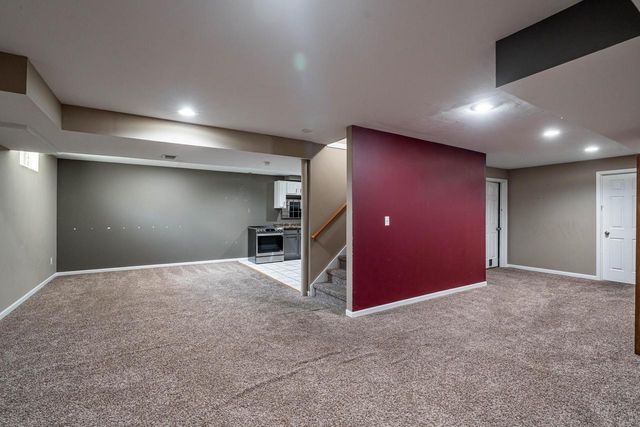 10375 S Monardy LANE, Oak Creek, WI 53154