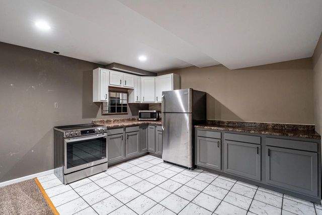 10375 S Monardy LANE, Oak Creek, WI 53154